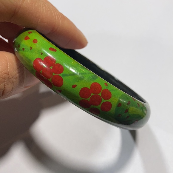 🍀 2 for $20 Green Painted Wooden Bangle. Snake design. Light weight. - Picture 5 of 5